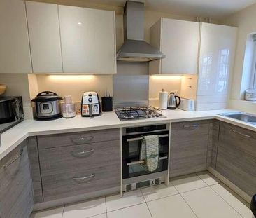 Woking, Surrey, GU21 - Photo 5