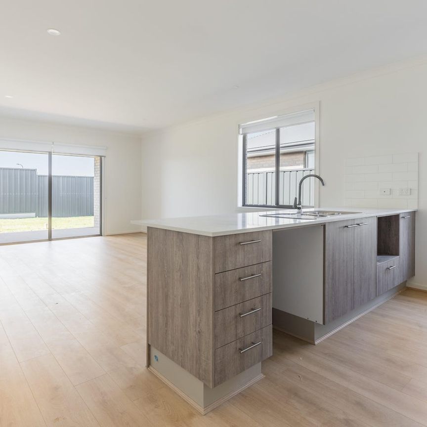 5 Cyclops Street, Munno Para, SA 5115 - Photo 1