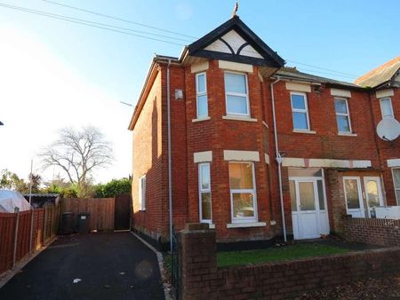 Bedroom House In Charminster, BH8 - Photo 3