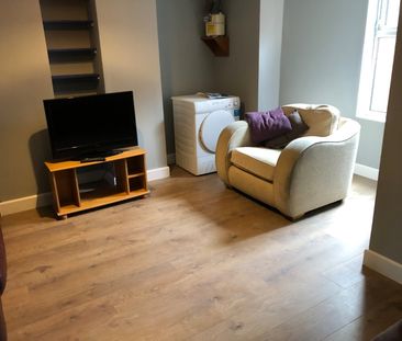 4 bedroom terraced house to rent - Photo 2