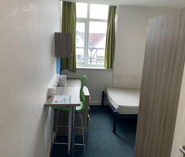 Studio to rent - Photo 2
