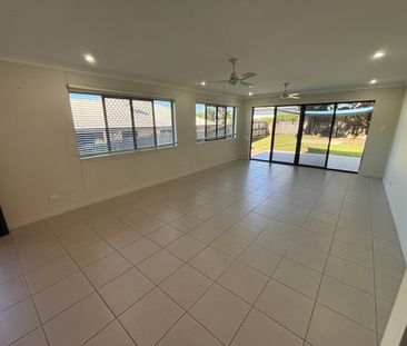 Modern Family Home Near Beach - Photo 4