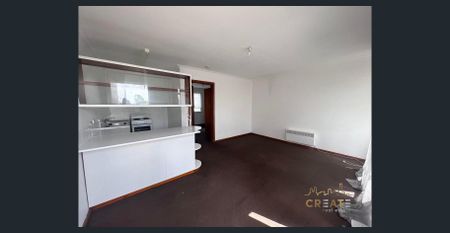 CONVENIENT LIVING IN WEST FOOTSCRAY - Photo 3