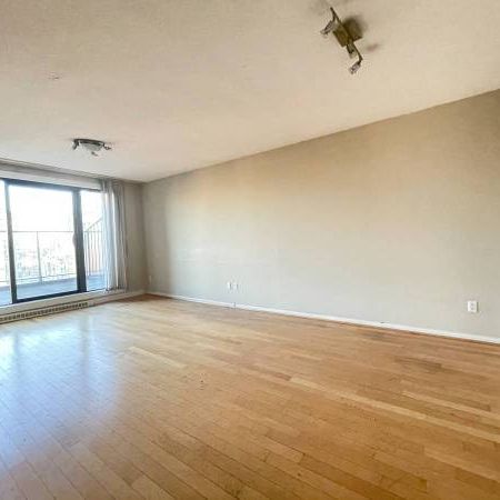 Downtown Vancouver 3Br Apartment for Rent - Photo 3