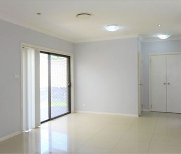 2/4 Newton Road, Blacktown, NSW 2148 - Photo 3