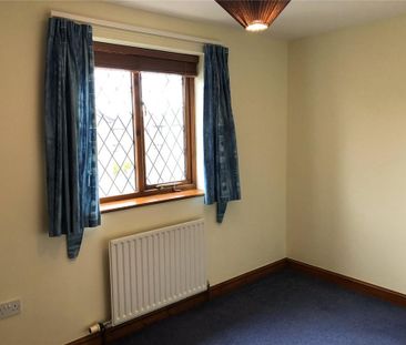 2 bedroom semi-detached house to rent - Photo 6