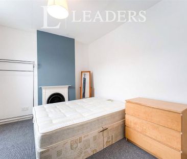 4 bedroom terraced house to rent - Photo 6