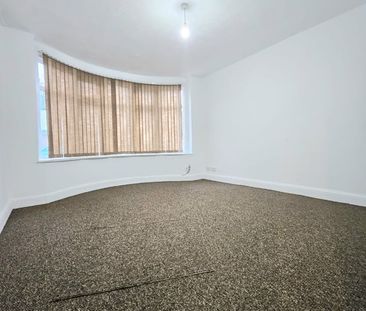1 Bed Flat, Beechwood Road, LU4 - Photo 2