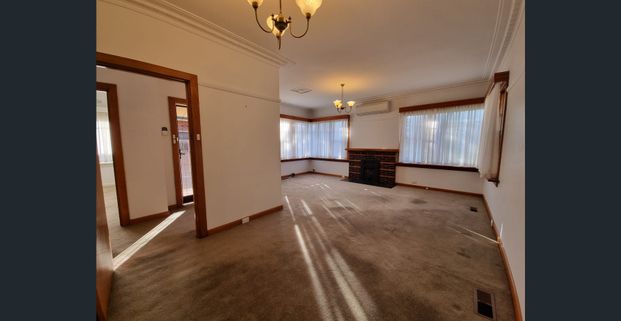 Perfect Family Home with exceptional rear gardens - Photo 1