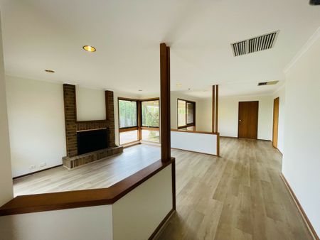 Spacious 3-Bedroom Home in a Leafy, Quiet Street - Photo 2