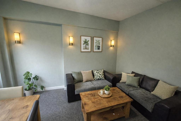 6 bedroom flat to rent - Photo 1