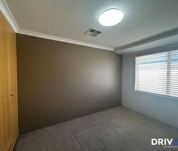 Family Home with Energy-Smart Features in a Quiet Street - Photo 5