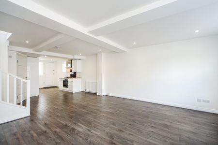 London Street, Chertsey, KT16 flat to rent - Photo 4