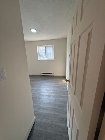 For Lease - 555 Oxford Street Unit# 207, Oshawa, Ontario - Photo 3