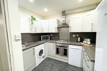 Flat 1, 396 KIRKSTALL ROAD Leeds - LS4 2HQ - Photo 4