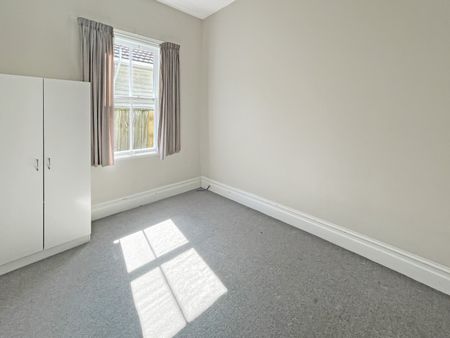 Don't judge a book by it's cover! - Photo 4