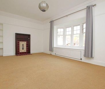 3 bedroom flat to rent - Photo 6