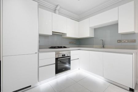 4 bedroom mews to rent - Photo 4