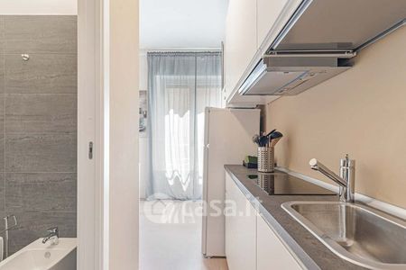 Monolocale in Affitto in Via Luciano Manara a Milano - Photo 2