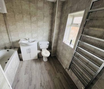 3 bedroom end of terrace house to rent - Photo 6