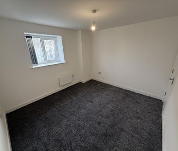 3 bedroom flat to rent - Photo 2