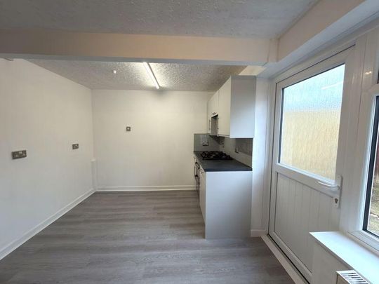 2 bedroom house to rent - Photo 1