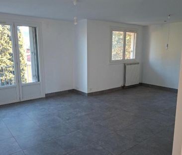 Location Appartement 3 pièces 69m² DRAGUIGNAN 83300 - Photo 2