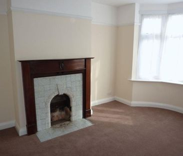3 bedroom end of terrace house to rent - Photo 3