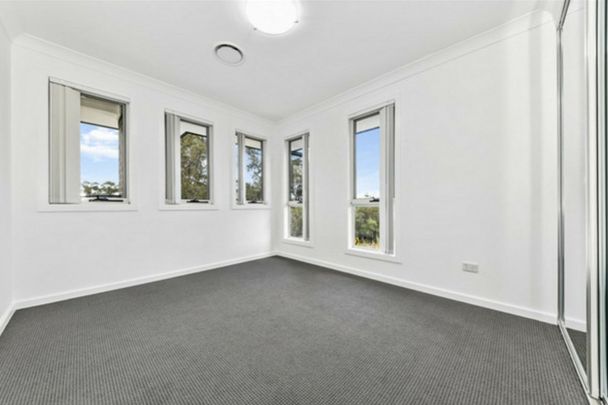 Five Bedrooms + Study! - Photo 1
