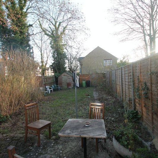 5 bedroom semi-detached house to rent - Photo 1