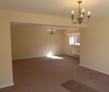 4 bedroom detached house to rent - Photo 1