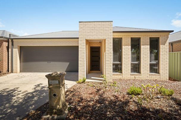 70 Victoria Cross Parade, Wodonga VIC 3690 - Photo 1