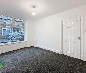2 bedroom end of terrace house to rent - Photo 2