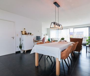 Ruime duplex met 2 slpks en groot terras - Photo 3