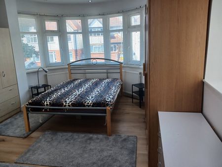 1 Bed Flat, Hendon, NW4 - Photo 3
