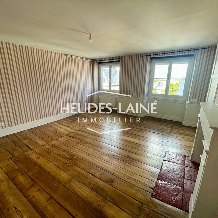 Location Appartement 4 pièces 105m² AVRANCHES 50300 - Photo 1