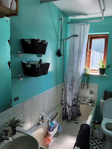 2 bedroom terraced house to rent - Photo 5