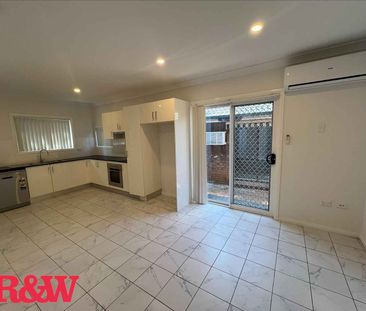 SPACIOUS GRANNY FLAT !! - Photo 5