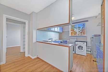 Charming Two-Bedroom Apartment - Photo 4