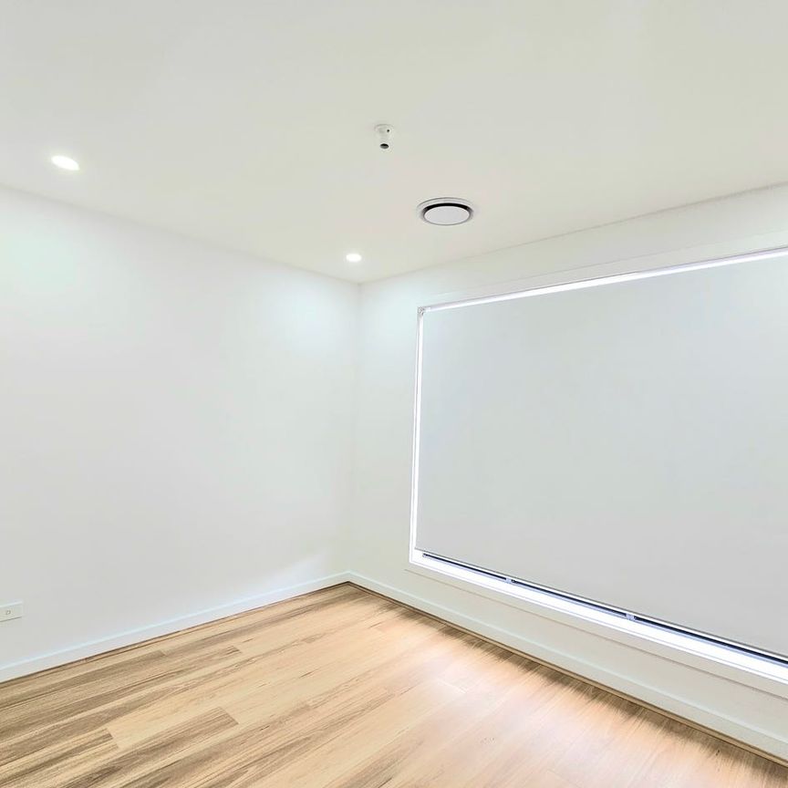 Free-standing Townhouse with big internal size - Photo 1