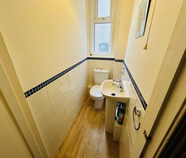 1 bedroom in a house share to rent - Photo 5