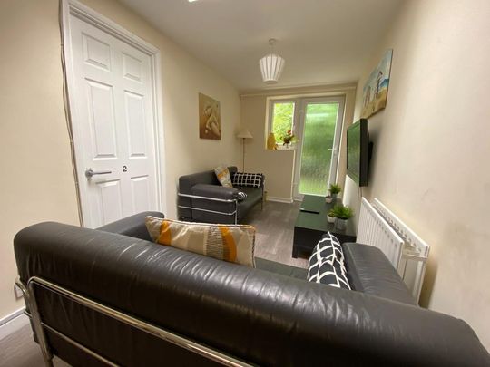 5 bedroom house share to rent - Photo 1