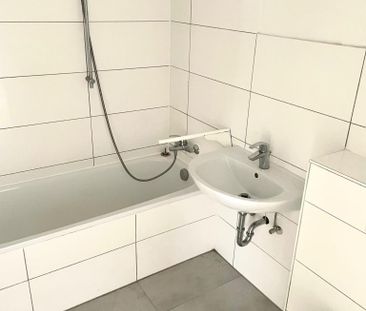 Mit Aufzug! Toller Ausblick vom Obsthof aus! Helle 2-Zimmer-Wohnung... - Foto 3