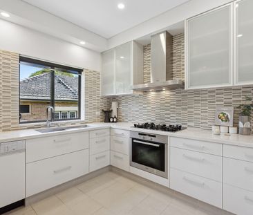 Framed in manicured lawns and multiple aspects - Photo 6