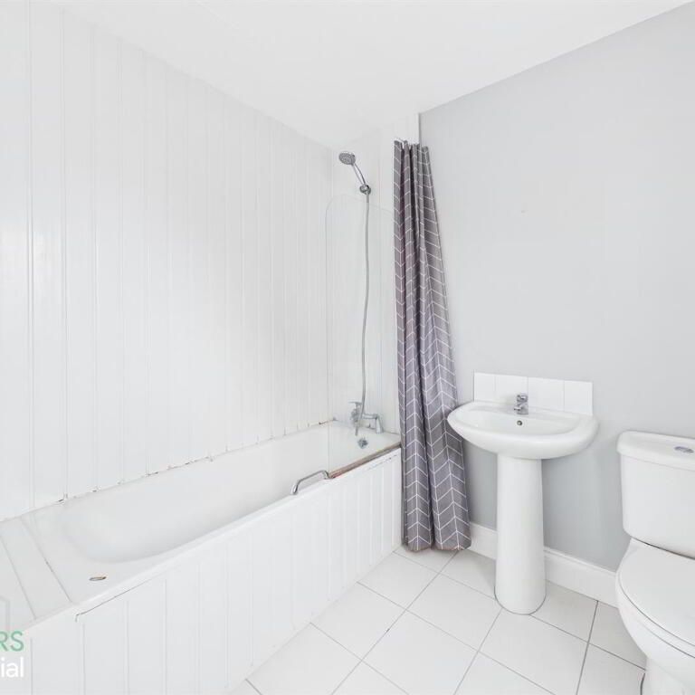 15 Kingscourt Close, Belfast, BT6 9AP - Photo 1