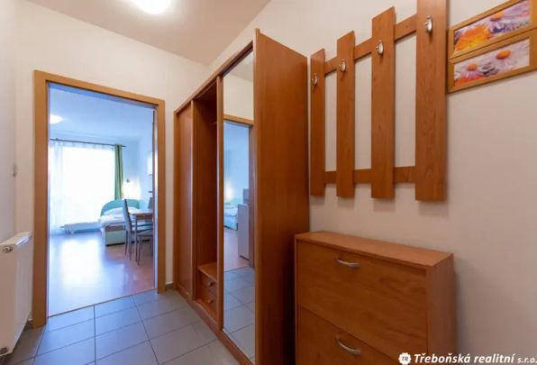 Pronájem bytu 1+kk s terasou Třeboň - Photo 1