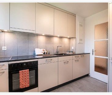 Generous apartment with impressive far-reaching views - Foto 3