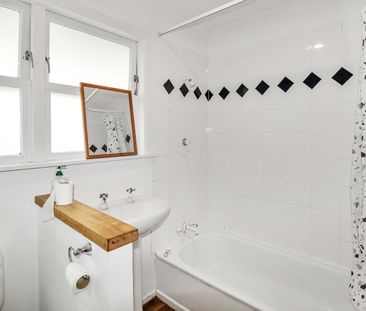 Family Home For You in Maungaraki - Photo 3