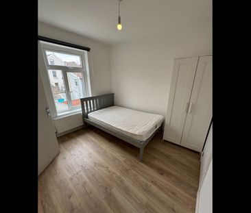 Room in a Shared House, Bristol, BS2 - Photo 1