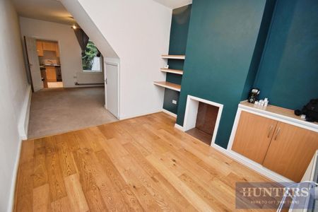 2 bedroom House To Let Total Size: 711 SQ FT - Photo 2